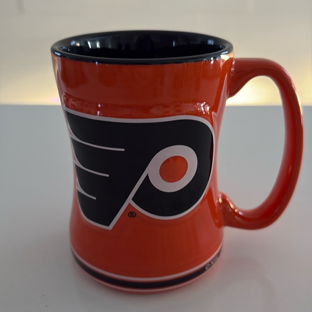 NWT NHL Philadelphia Flyers Sculpted Relief Mug 14 oz
